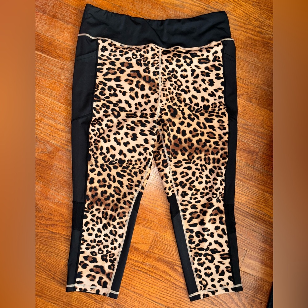 NWOT LEOPARD RISE LEGGINGS - Picture 2 of 9